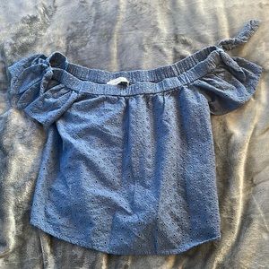 Womens size M Abercrombie and Fitch off the shoulder crop top